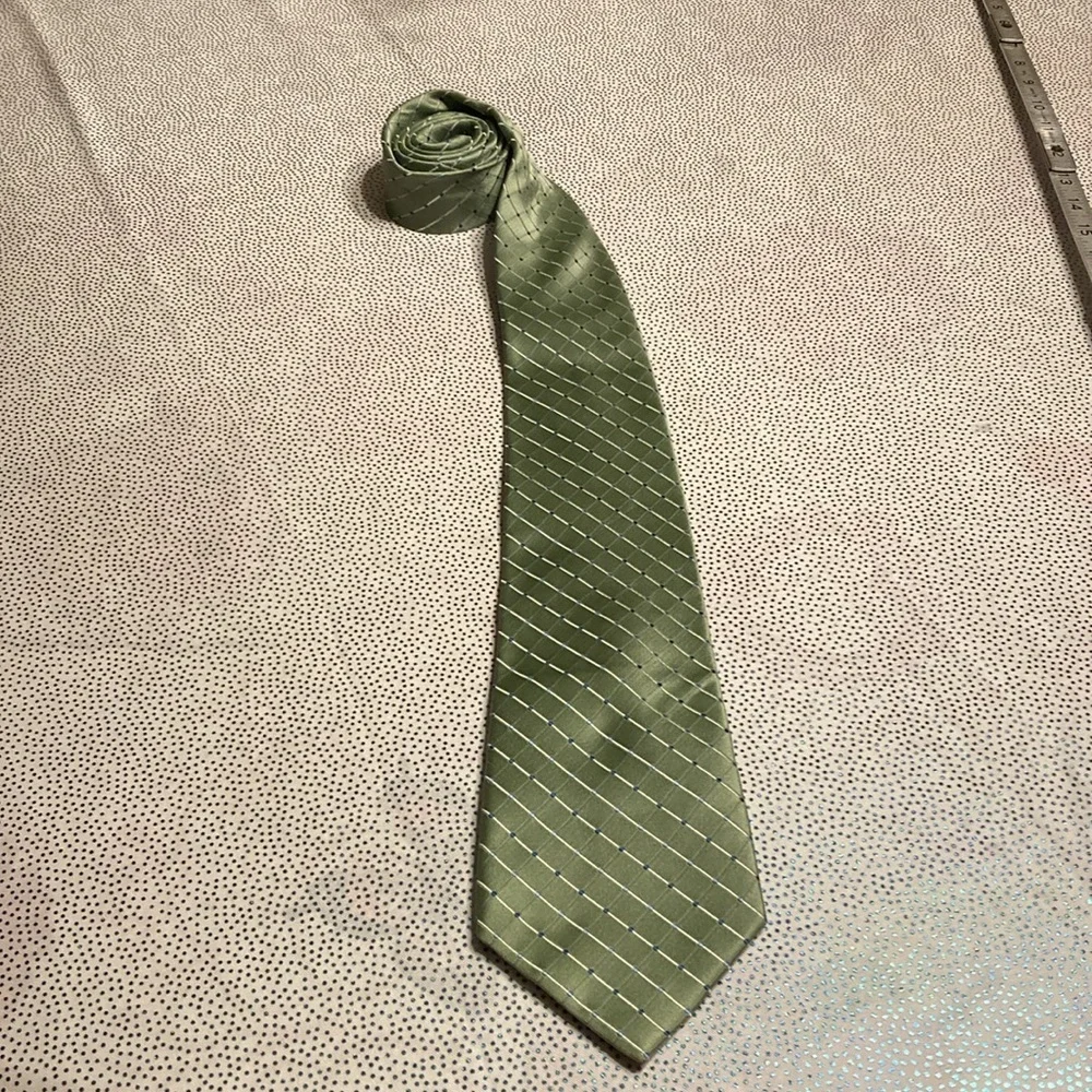 Croft & narrow men’s tie in good condition